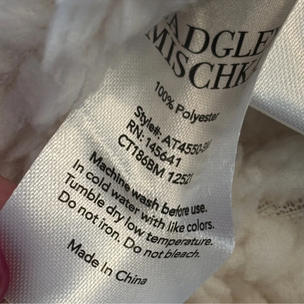 Badgley Mischka ** badgley